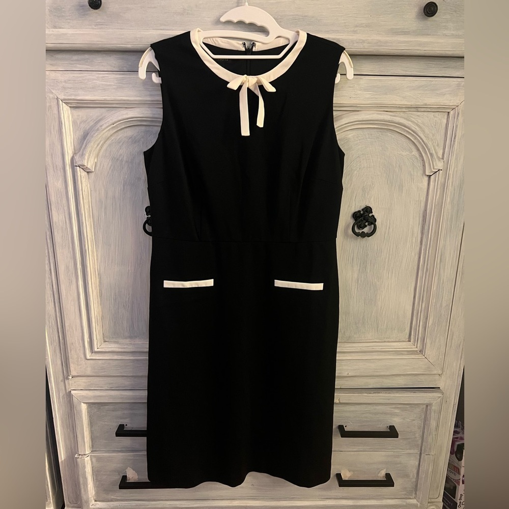 Talbots Black Sleeveless‎ Sheath Dress Ivory Bow Neckline